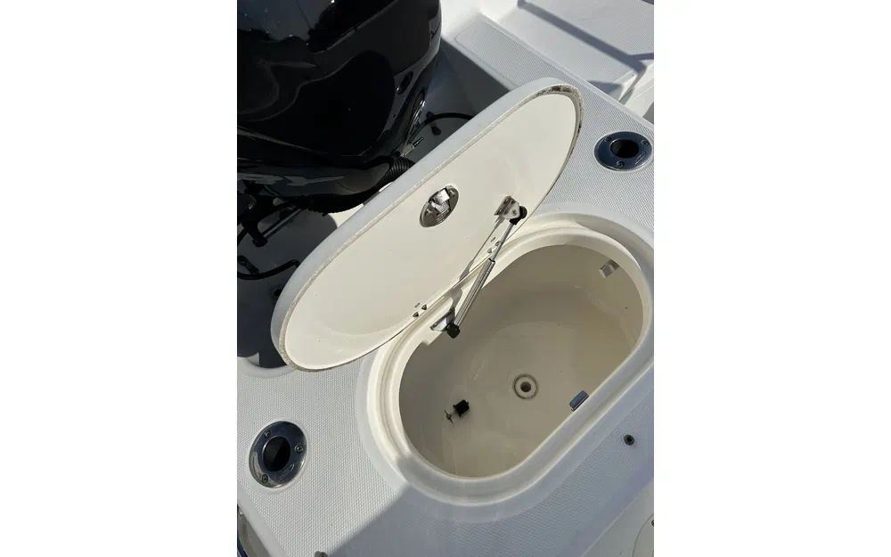 slider 10 Boston Whaler 190 Montauk