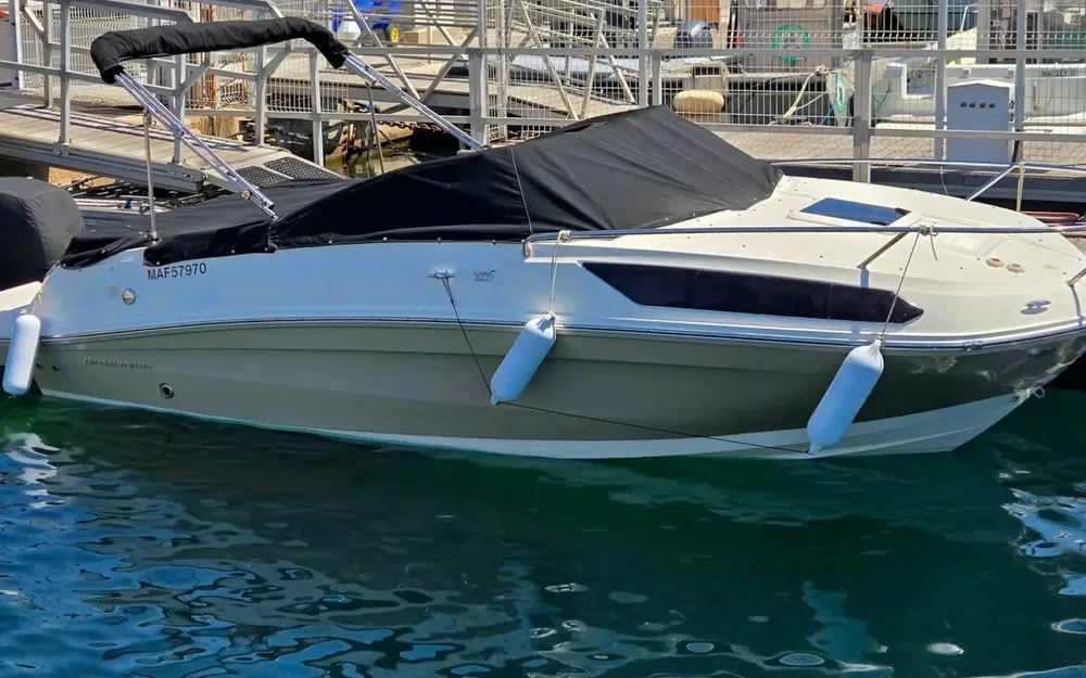 slider 1 Bayliner VR5 Cuddy OB