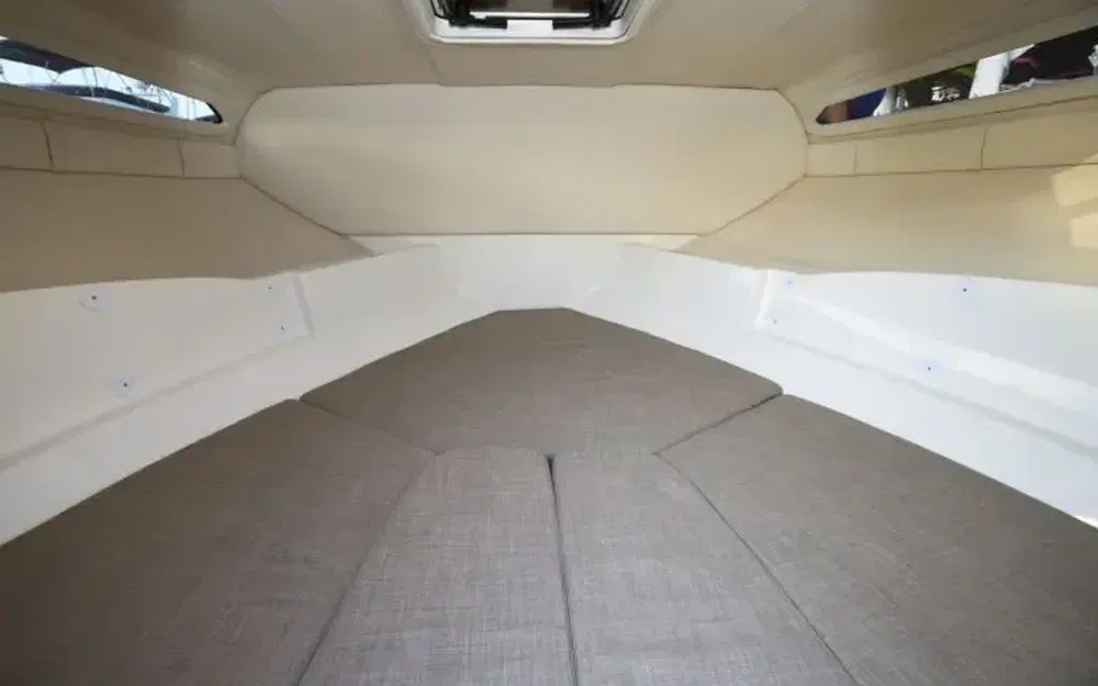 slider 7 Bayliner VR5 Cuddy OB