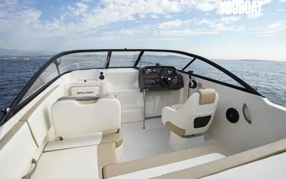 slider 6 Bayliner VR5 Cuddy OB