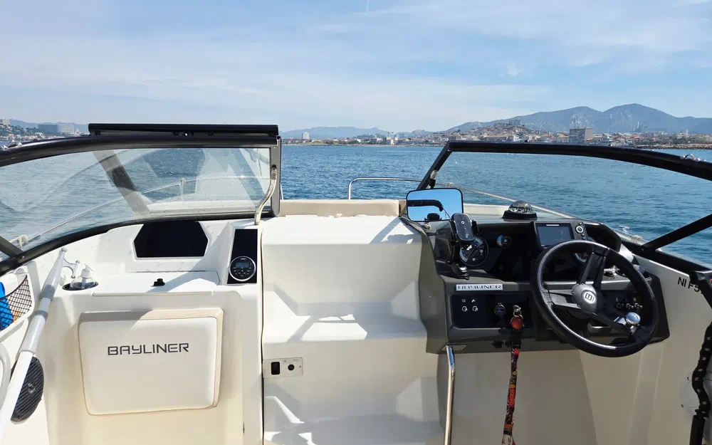 slider 2 Bayliner VR5 Cuddy OB