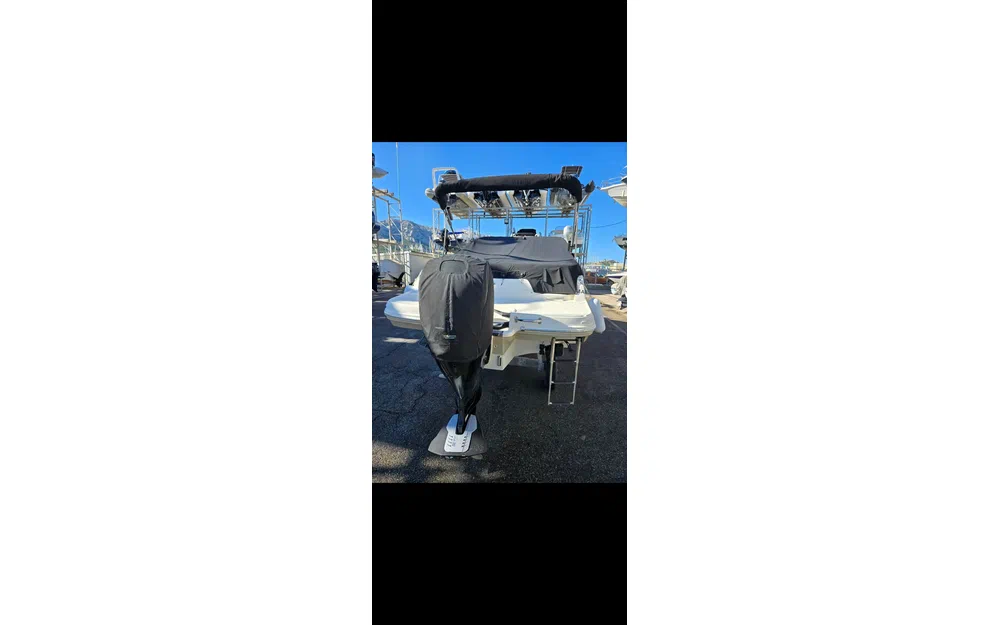 slider 12 Bayliner VR5 Cuddy OB