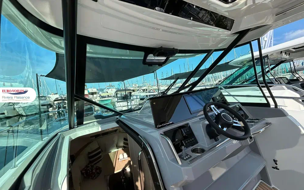 slider 12 Jeanneau Cap Camarat 10.5 WA Cap Camarat 10.5 Wa Serie 2