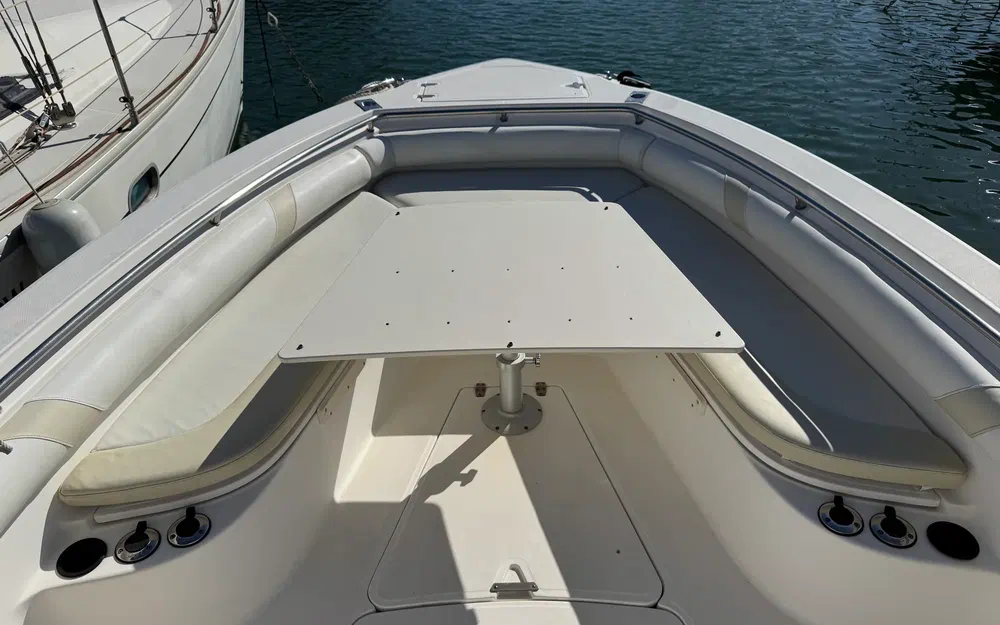 slider 9 Boston Whaler 320 Outrage