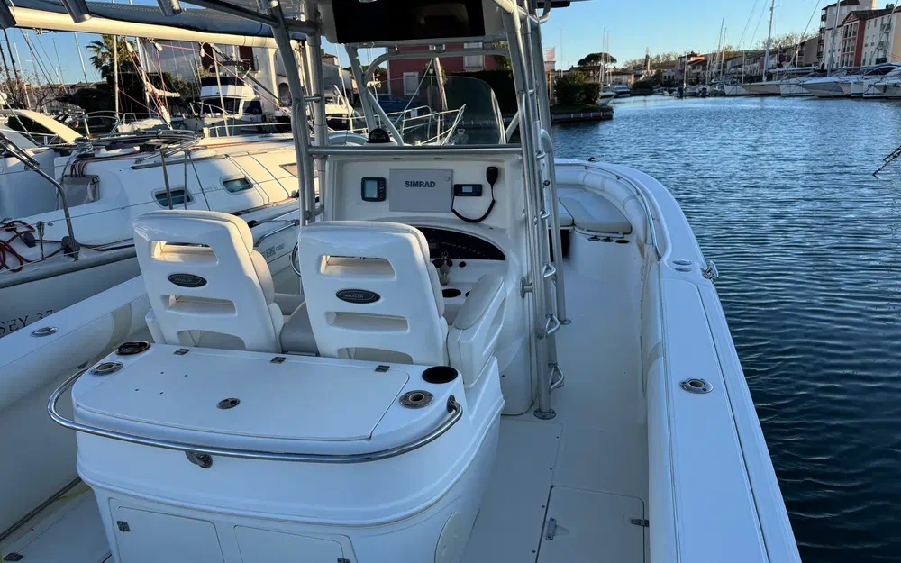 slider 3 Boston Whaler 320 Outrage
