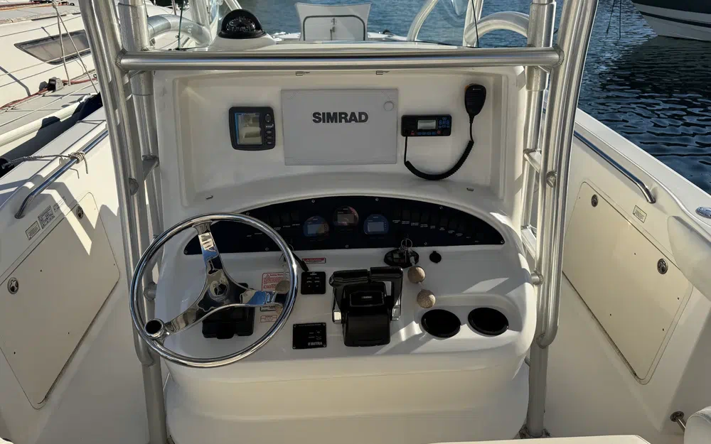 slider 4 Boston Whaler 320 Outrage