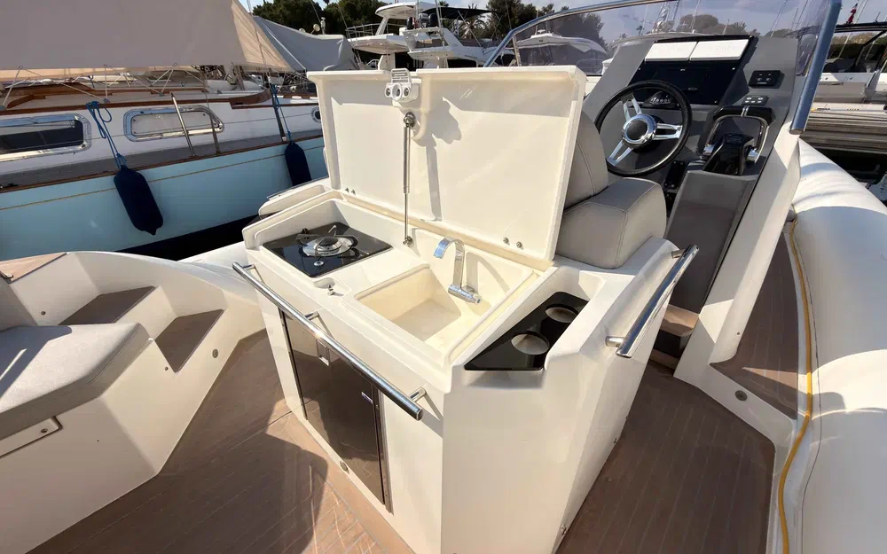 slider 11 Capelli Tempest 40