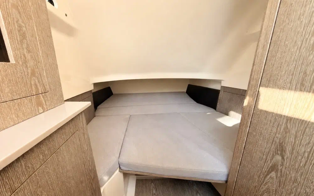 slider 18 Capelli Tempest 40