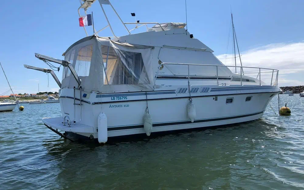 slider 1 Beneteau Antares 10.20