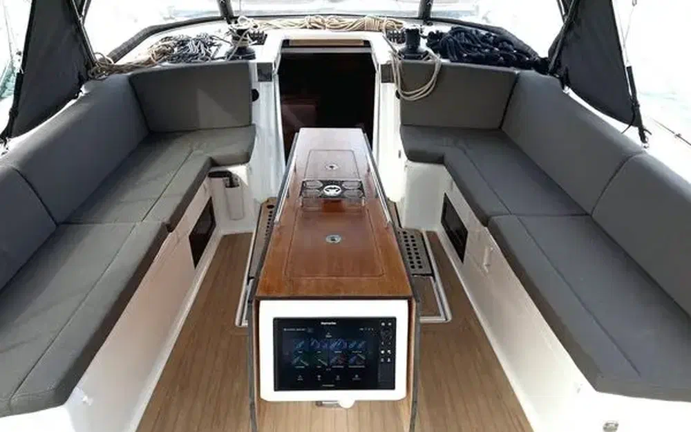 slider 13 Dufour 530