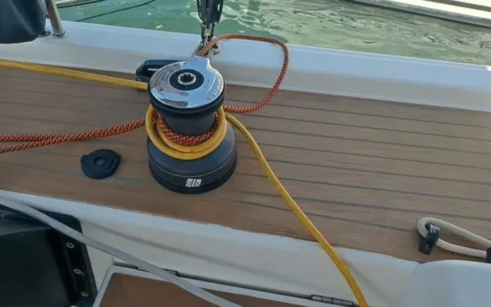 slider 18 Dufour 530