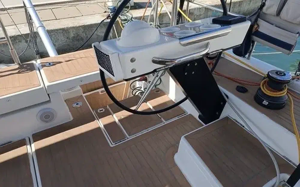 slider 25 Dufour 530