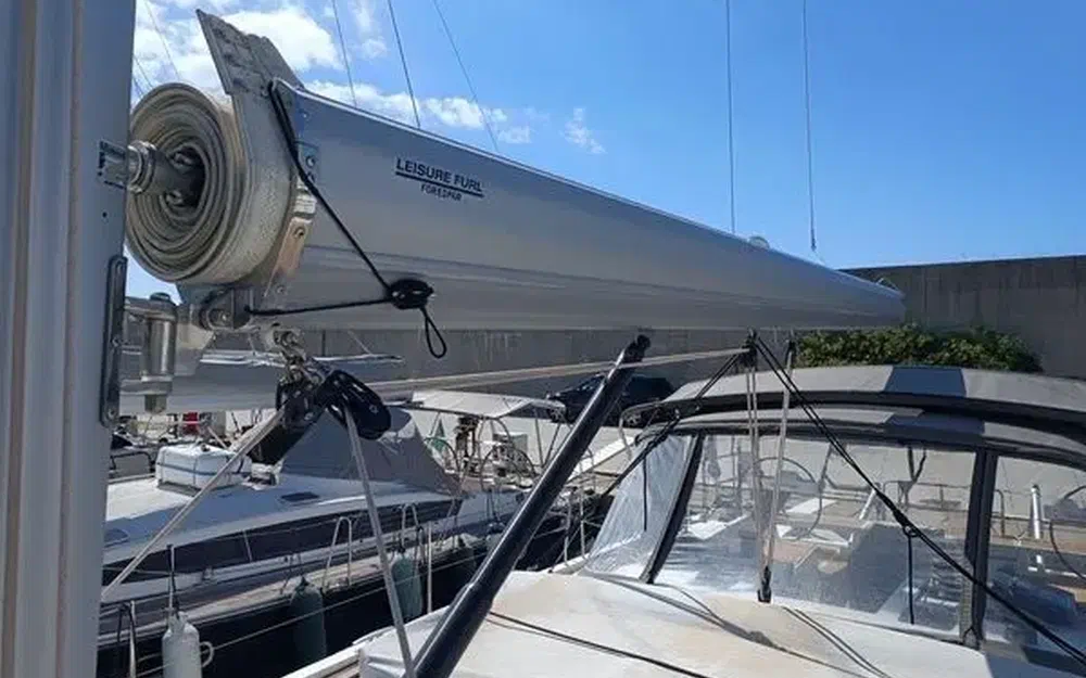 slider 32 Dufour 530