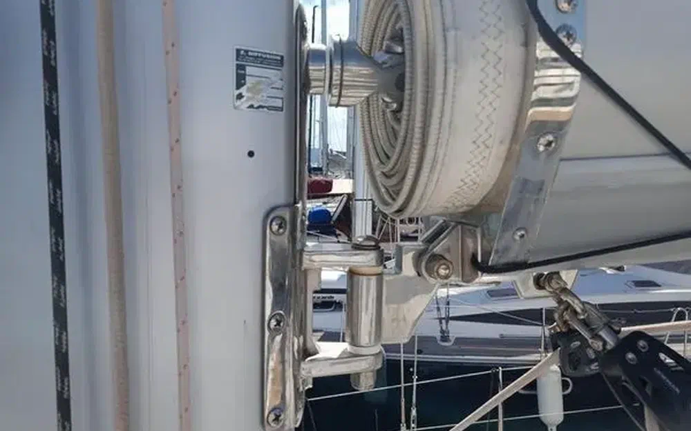 slider 33 Dufour 530