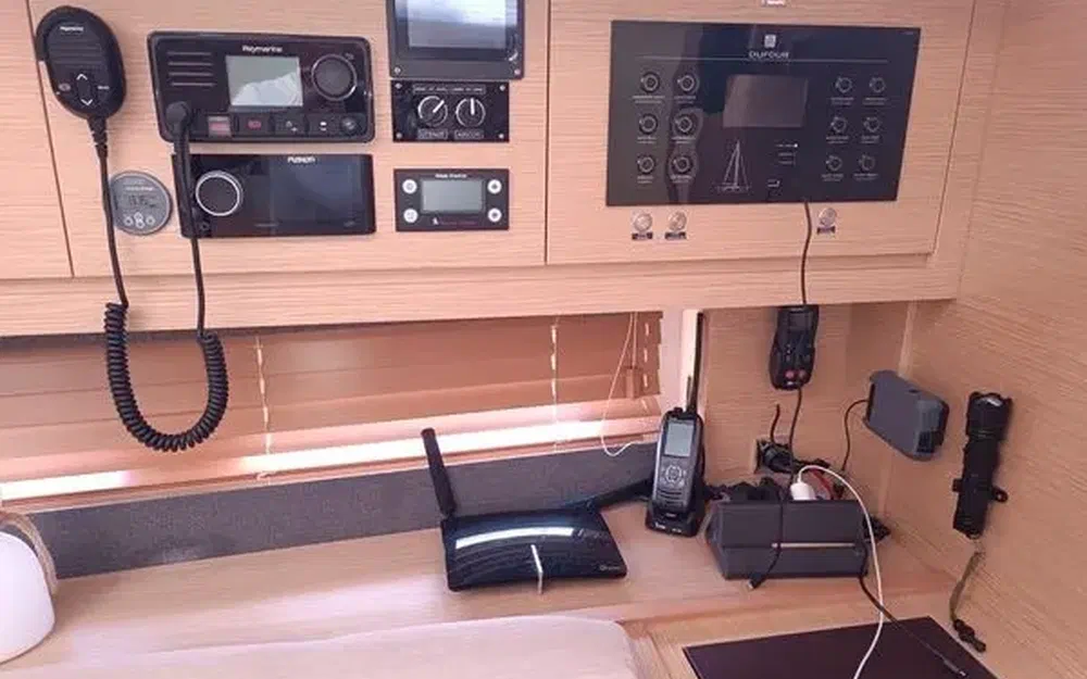 slider 40 Dufour 530