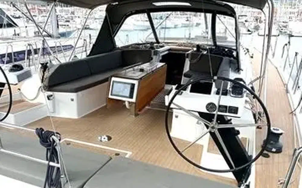 slider 49 Dufour 530