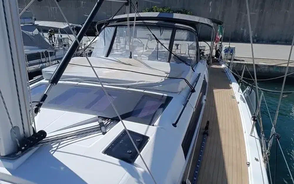 slider 51 Dufour 530