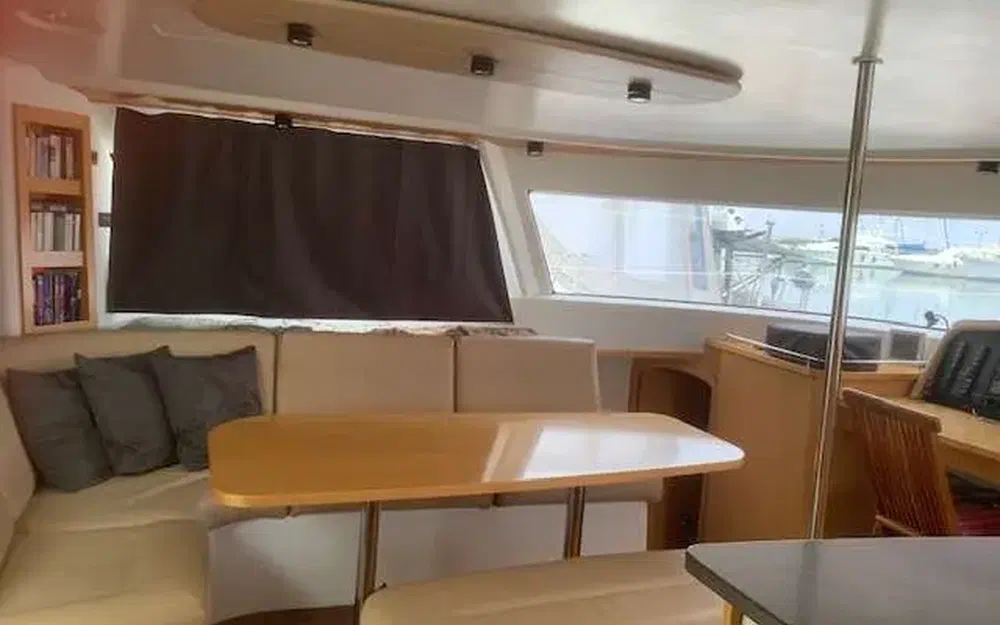 slider 11 Fountaine Pajot Salina 48