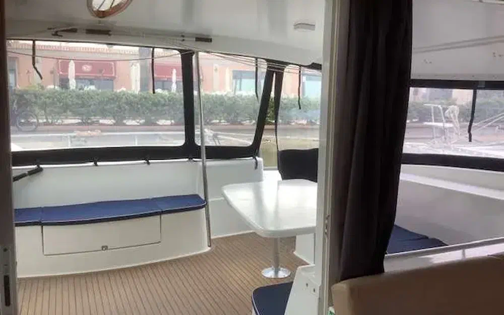 slider 12 Fountaine Pajot Salina 48