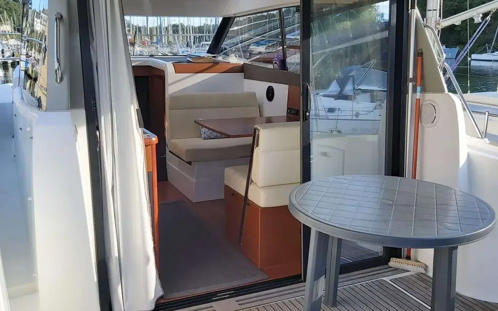 slider 4 Jeanneau NC 9