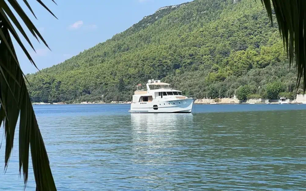 slider 16 Beneteau Swift Trawler 52