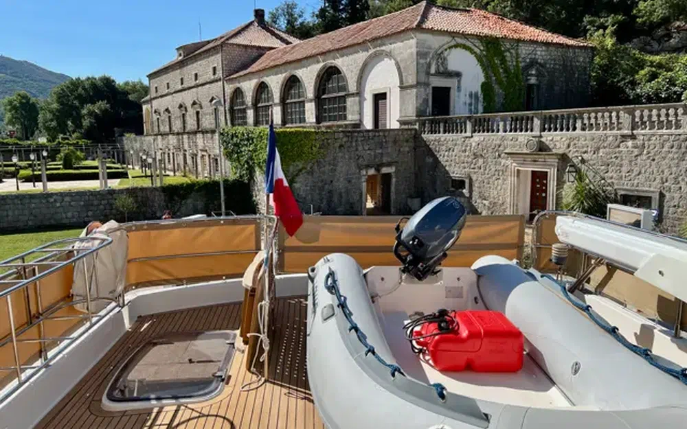 slider 2 Beneteau Swift Trawler 52