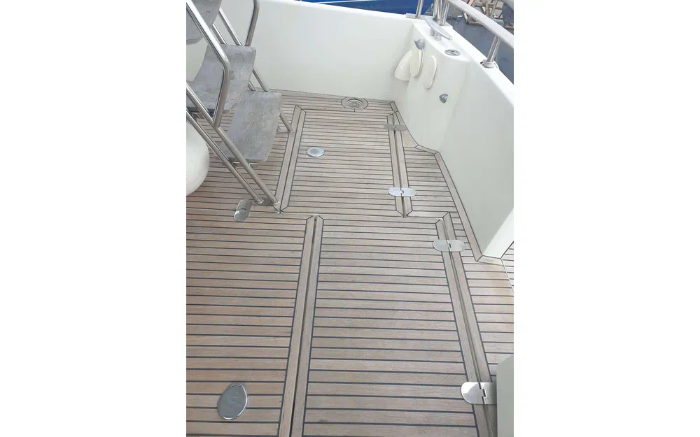 slider 11 Beneteau Swift Trawler 42