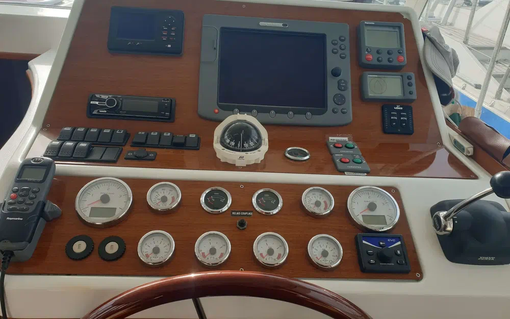 slider 7 Beneteau Swift Trawler 42