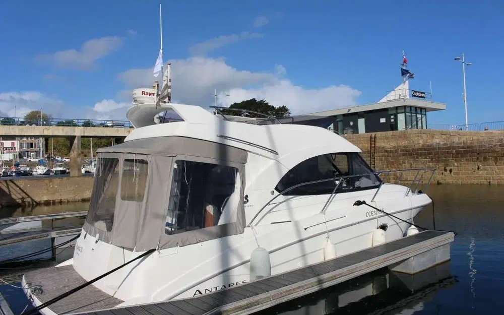 slider 0 Beneteau Antares 30