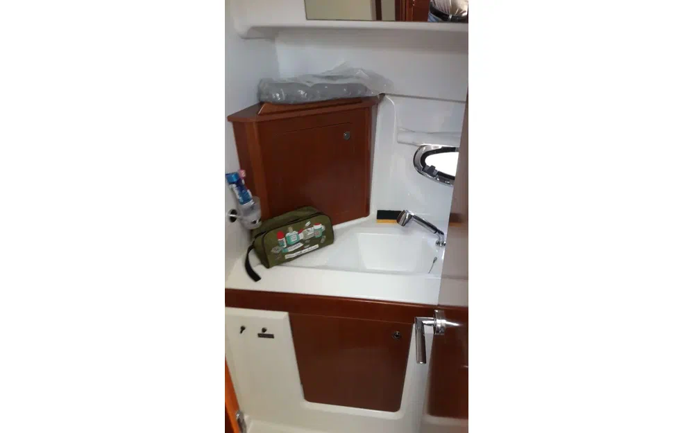 slider 2 Beneteau Antares 30