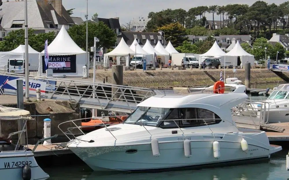 slider 4 Beneteau Antares 30