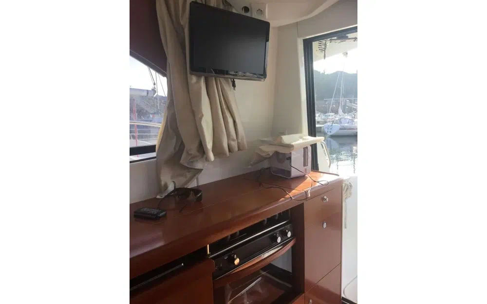 slider 6 Beneteau Antares 30