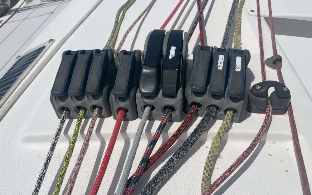 slider 1 Pogo Structures Pogo 30