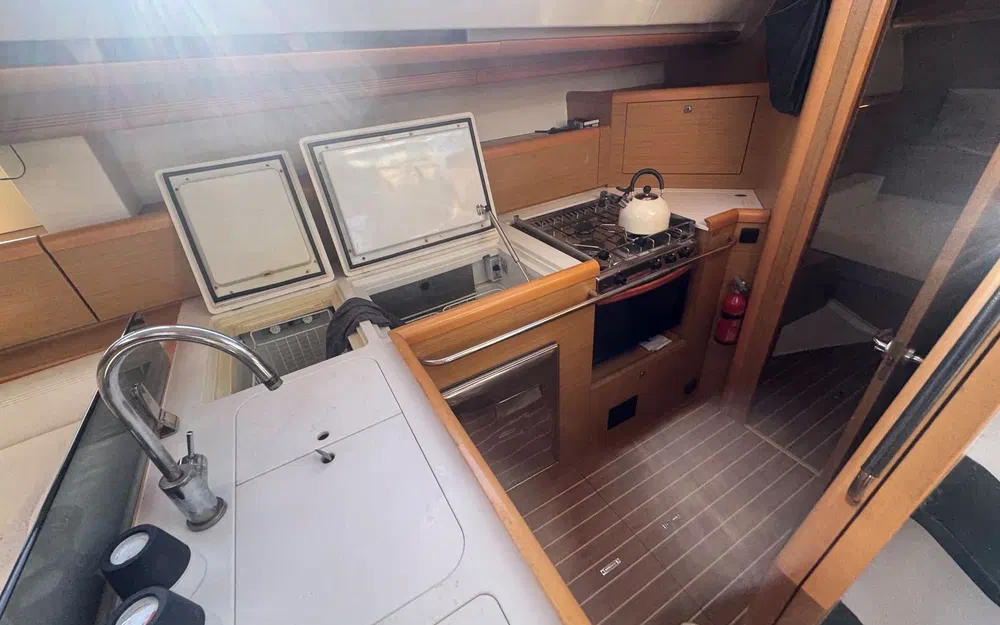 slider 7 Jeanneau Sun Odyssey 50 DS