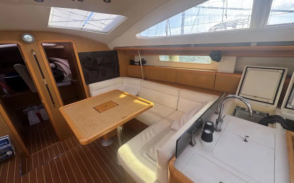 slider 9 Jeanneau Sun Odyssey 50 DS