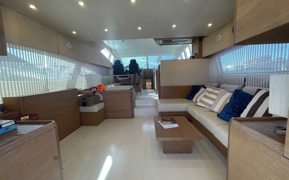 slider 2 Aicon 64 Fly