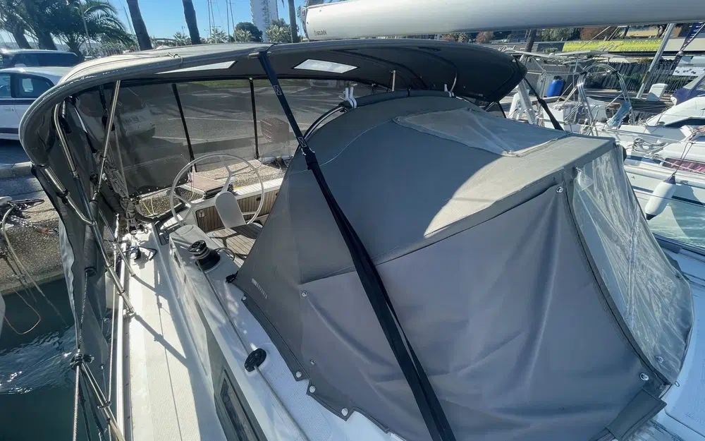 slider 8 Bavaria Cruiser 37