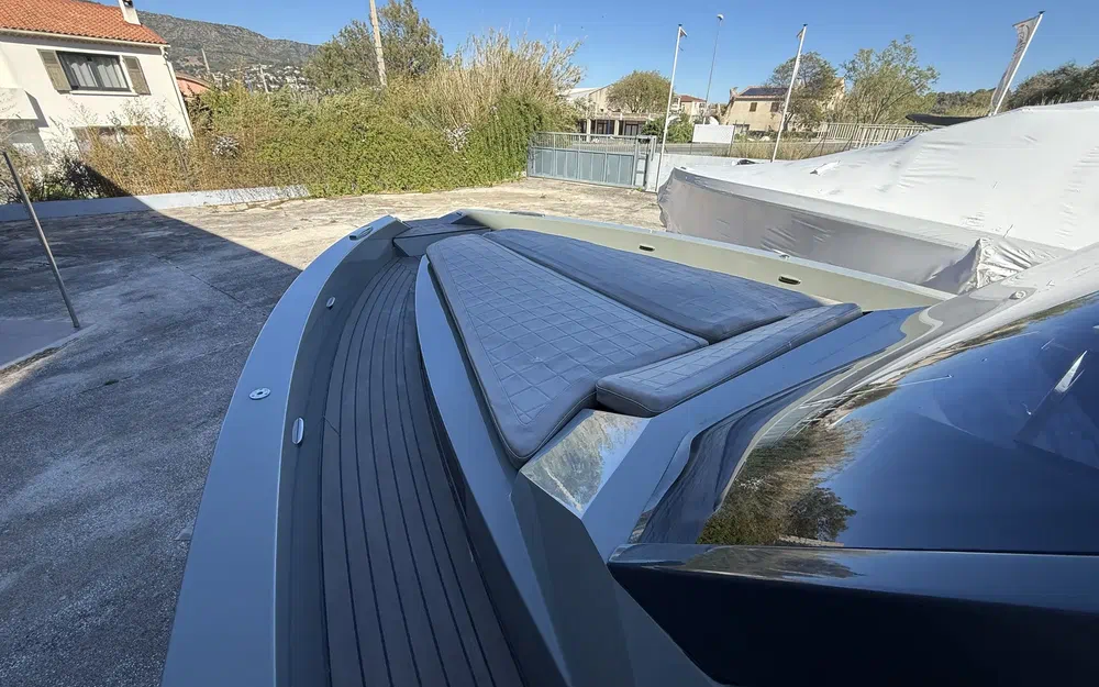 slider 12 Rand Boats Escape 30