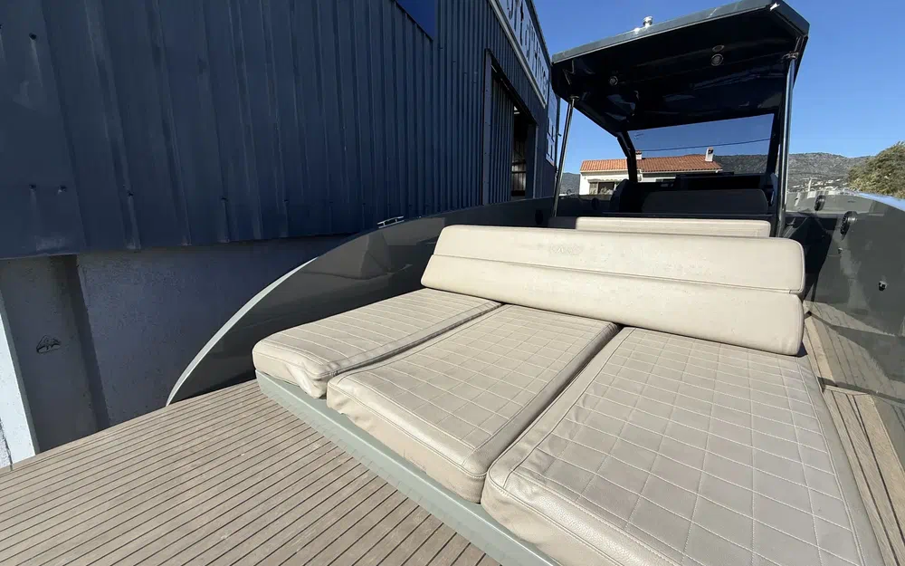 slider 4 Rand Boats Escape 30