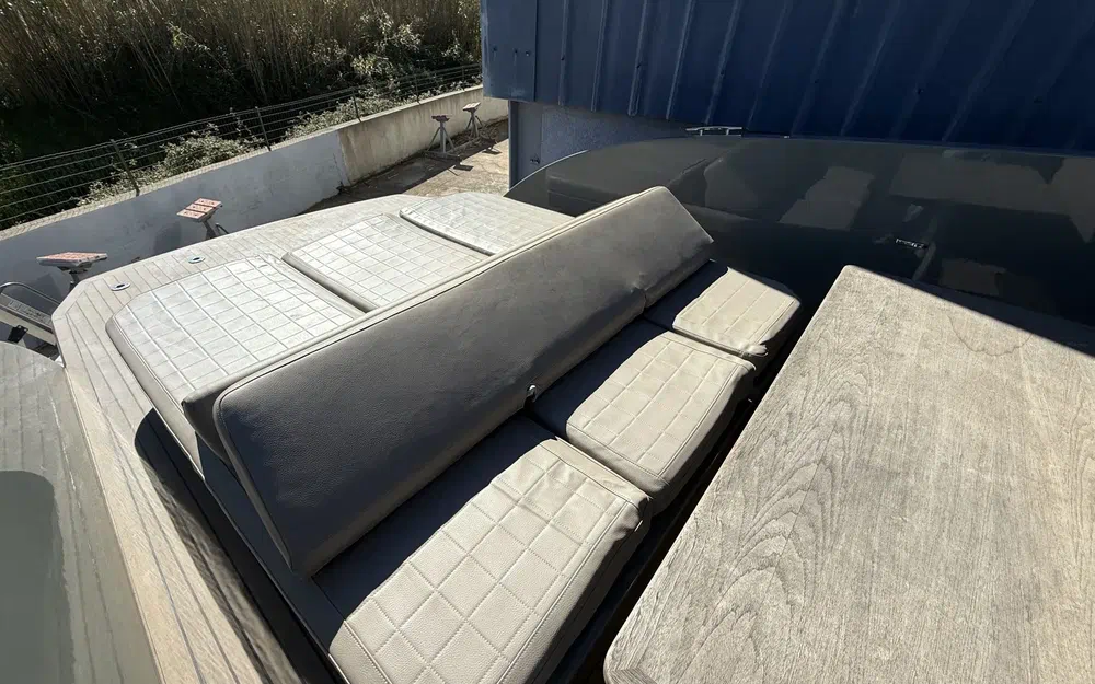 slider 6 Rand Boats Escape 30