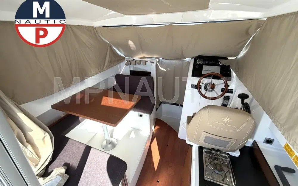 slider 11 Jeanneau Merry Fisher 755