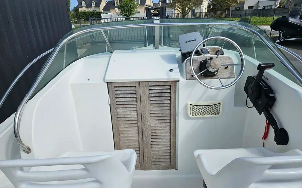 slider 1 Jeanneau cap camarat 615 wa