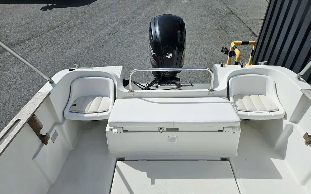 slider 5 Jeanneau cap camarat 615 wa