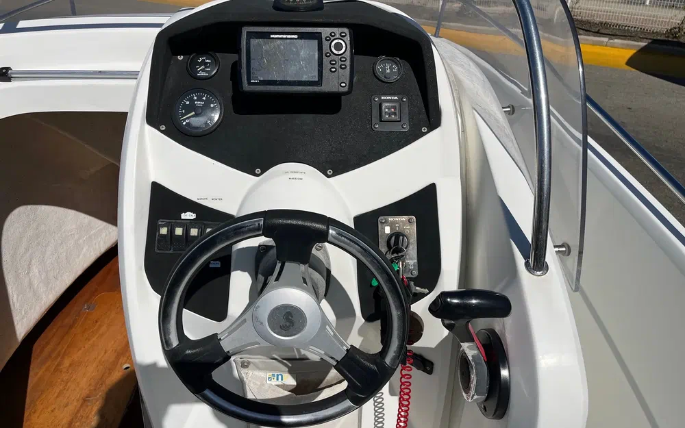 slider 11 Beneteau Flyer 650 Open S2