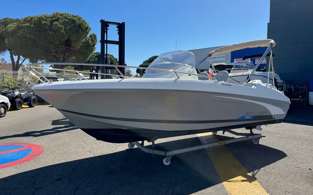 slider 1 Beneteau Flyer 650 Open S2