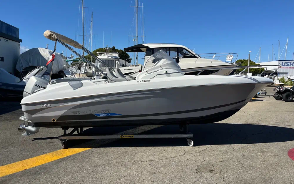 slider 2 Beneteau Flyer 650 Open S2