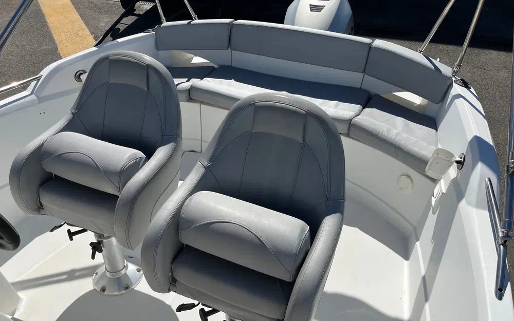 slider 4 Beneteau Flyer 650 Open S2