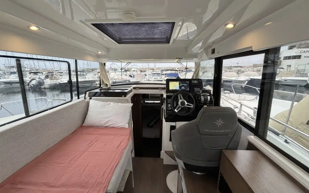 slider 9 Jeanneau Merry Fisher 895 Sport