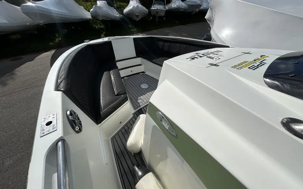 slider 15 Pacific Craft 30 RX