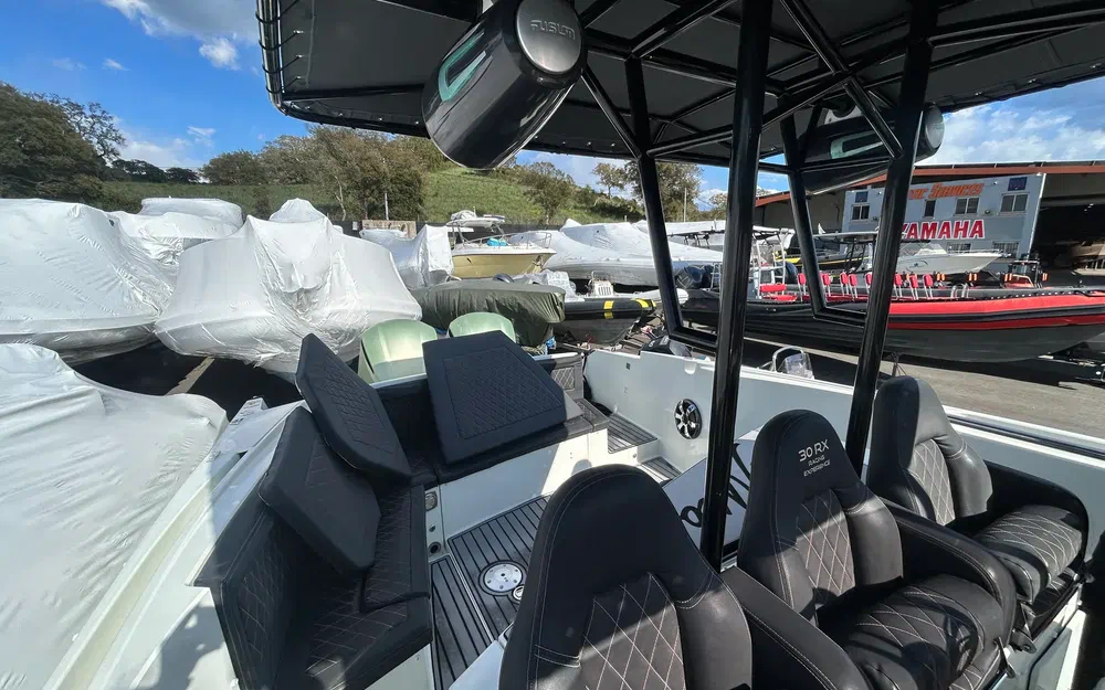 slider 6 Pacific Craft 30 RX